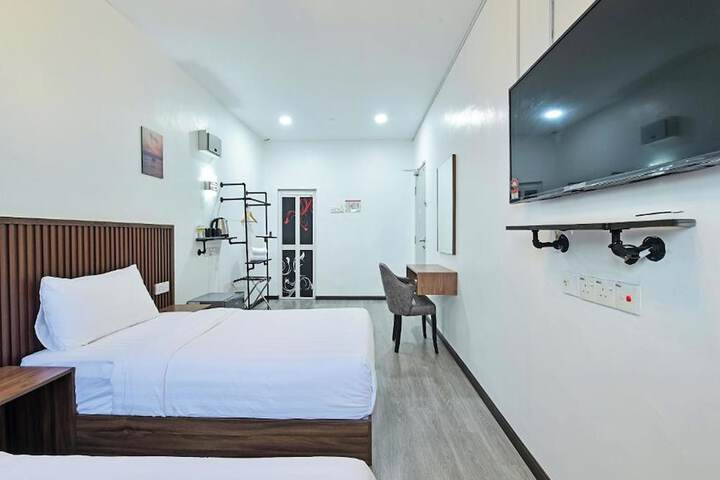 Room 11 of 30