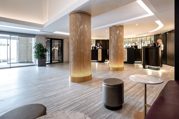 Entrance & Lobby