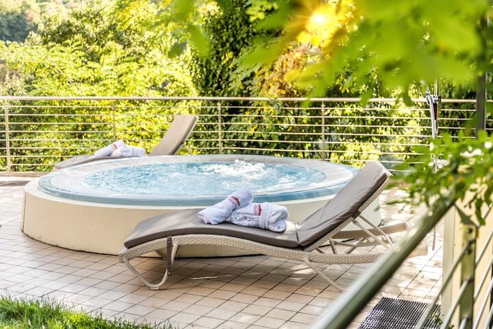 Sundeck 120 of 124