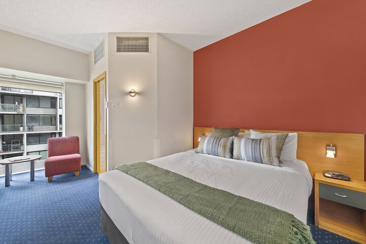 Room 17 of 34