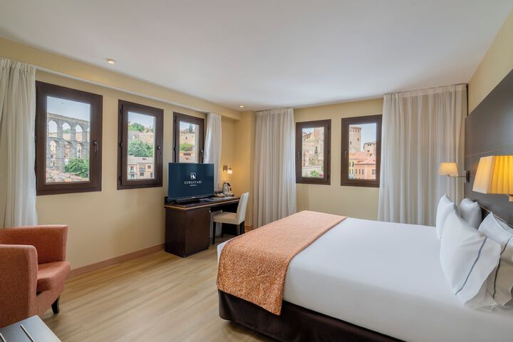 Room 13 of 63