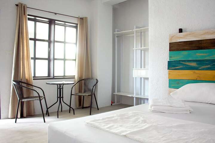 Room 9 of 50