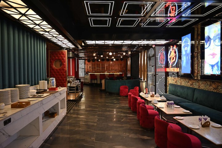 Dining 121 of 140