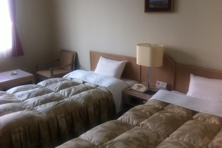 Room 9 of 49