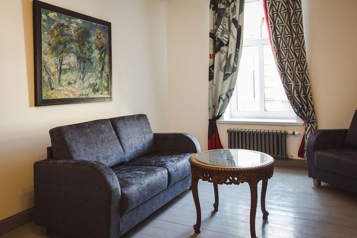 Room 9 of 75