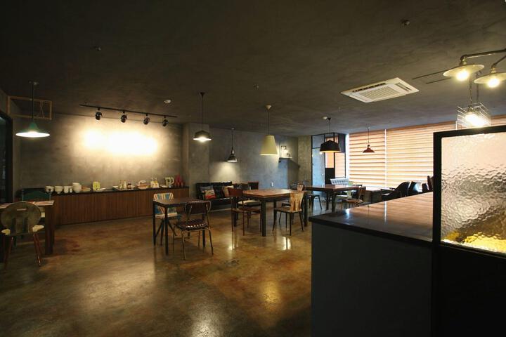 Lounge 60 of 70