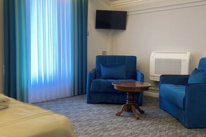 Room 26 of 42