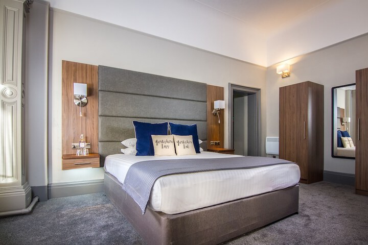 Room 19 of 38