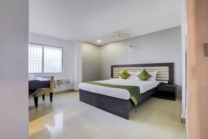 Room 8 of 15