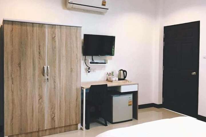 Room 16 of 66