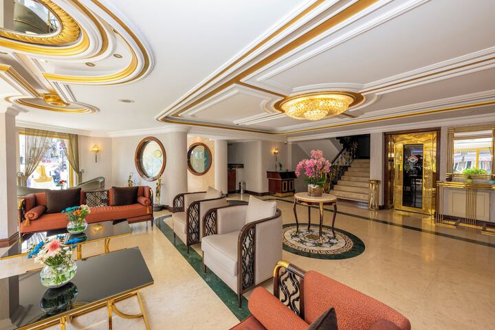 Entrance & Lobby