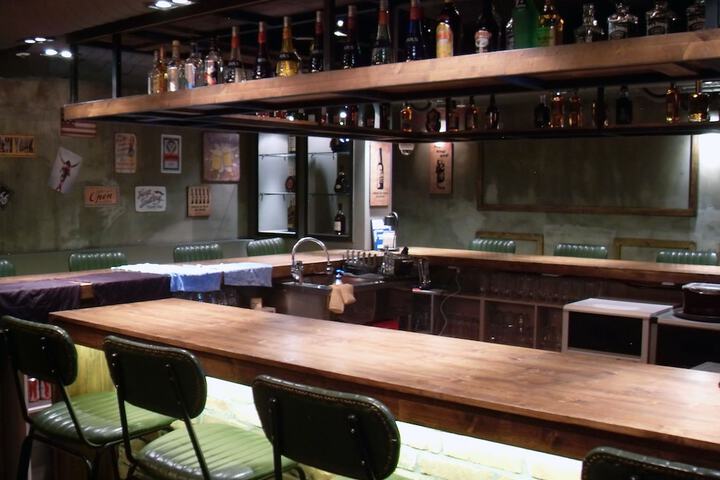 Lounge 20 of 42