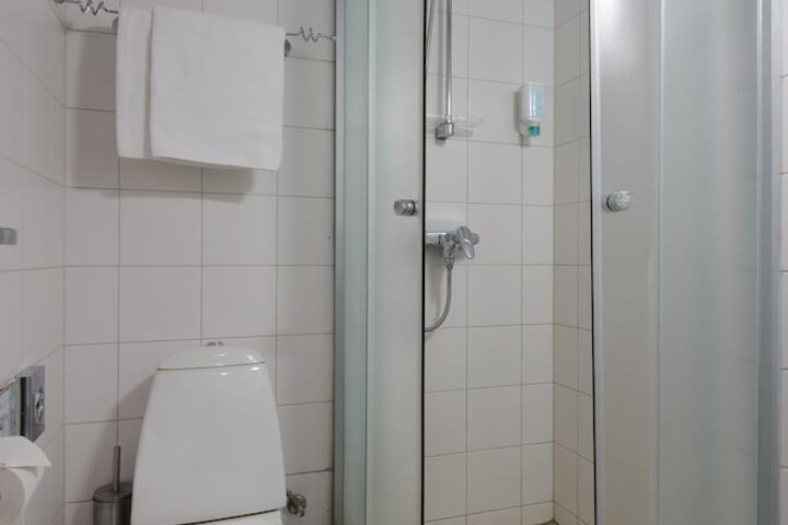 Room 32 of 52