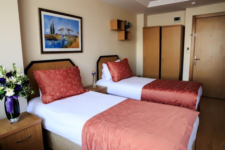 Room 21 of 69