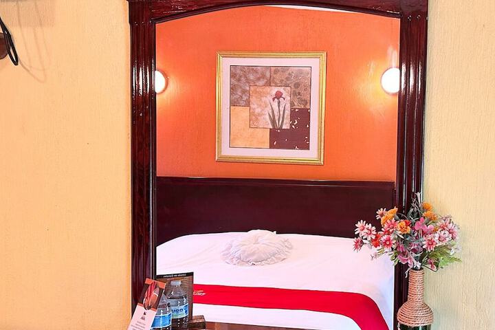 Room 16 of 37