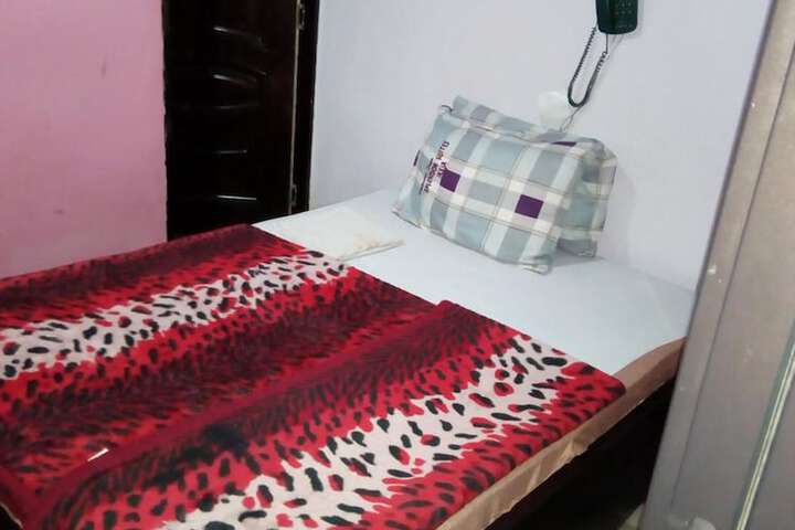 Room 15 of 42