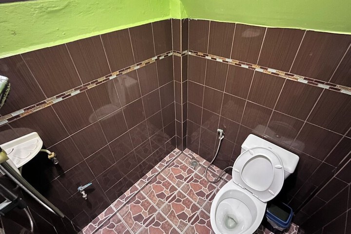 Room 49 of 96