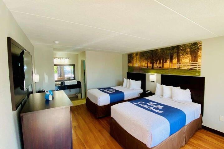 2 Double Beds (3 of 6)