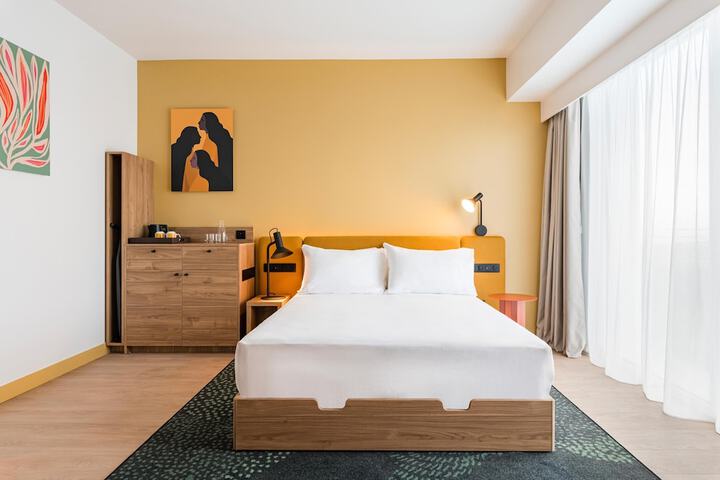 Room 18 of 62