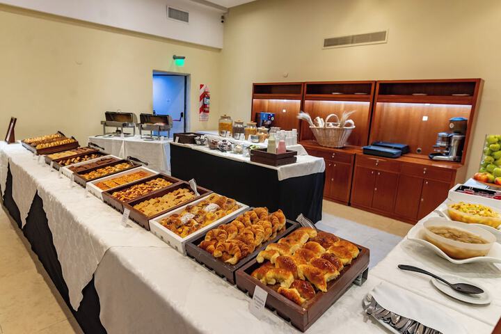 Breakfast/Coffee Service 32 of 39