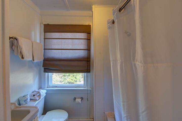 Room 281 of 309