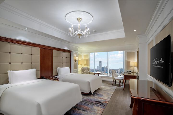 Room 33 of 378