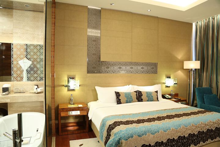 Room 18 of 87