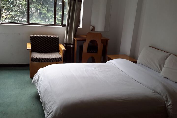 Room 3 of 24