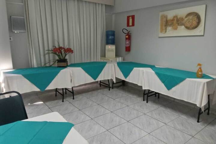 Ballroom/Hall 22 of 28