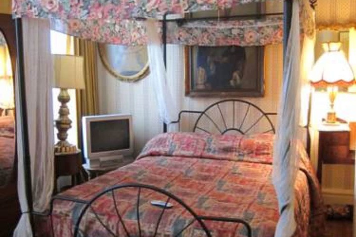 Room 15 of 44