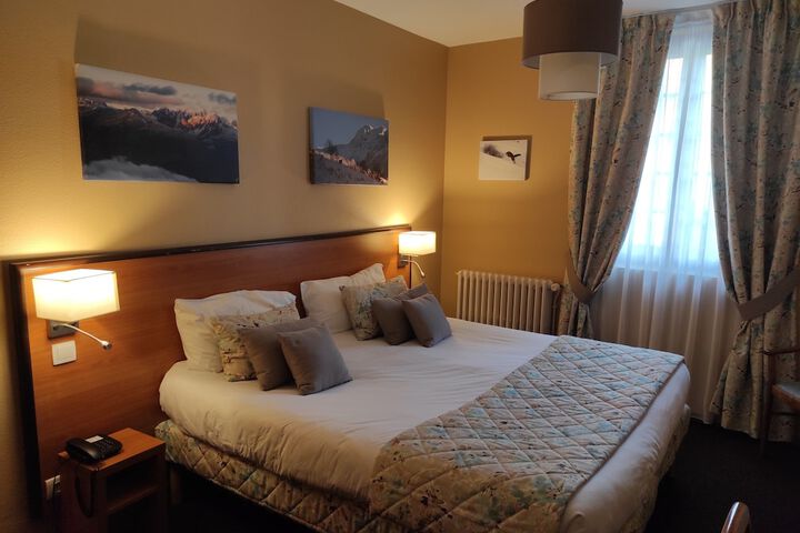 Room 4 of 20