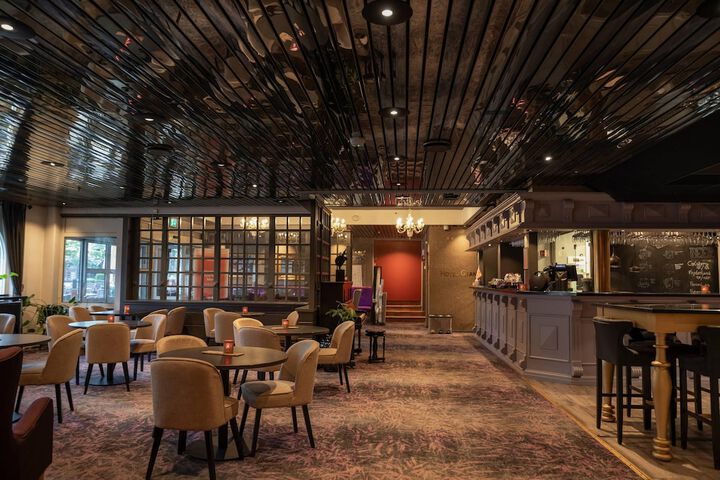 Guest Lobby