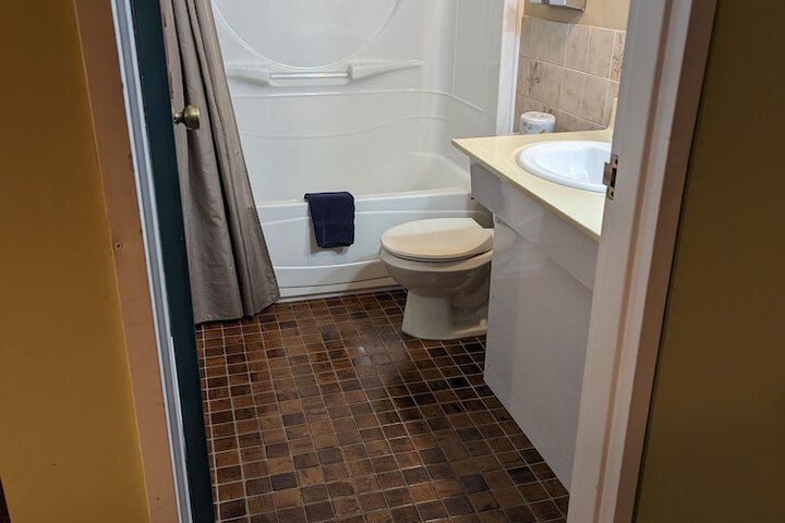 Room 10 of 12