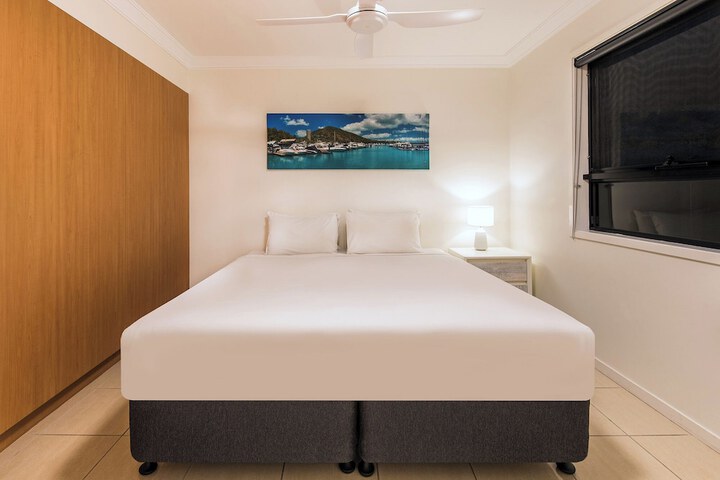 Room 80 of 342