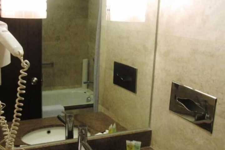 Room 19 of 33
