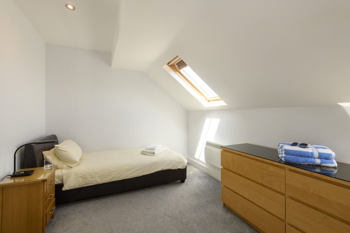 Room 17 of 68
