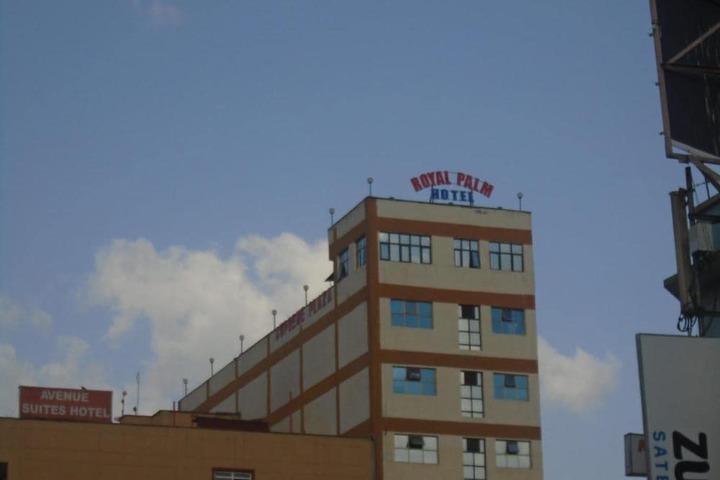 Royal Palm Hotel & Suites