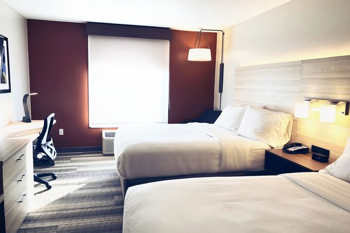 1 King Bed Suite (4 of 24)