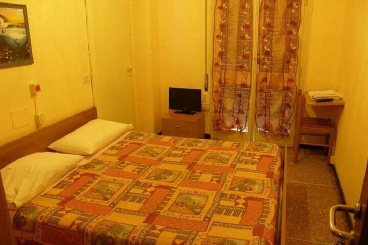 Room 5 of 7