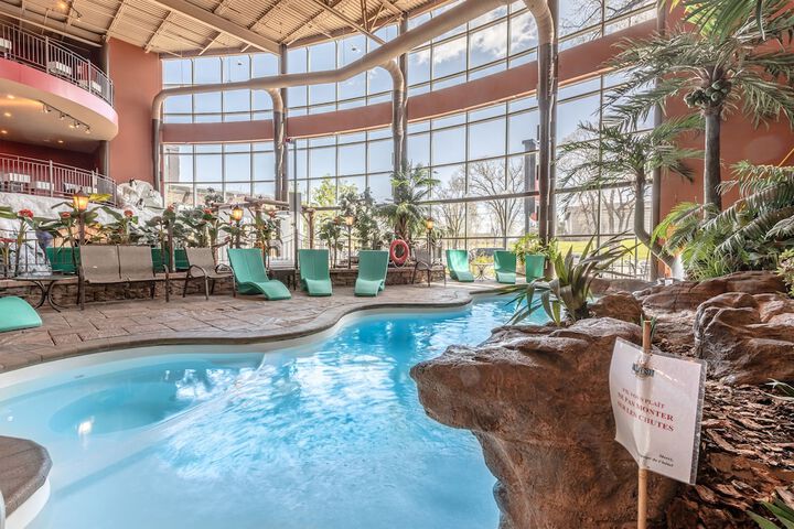 Pool image of Hotel Universel