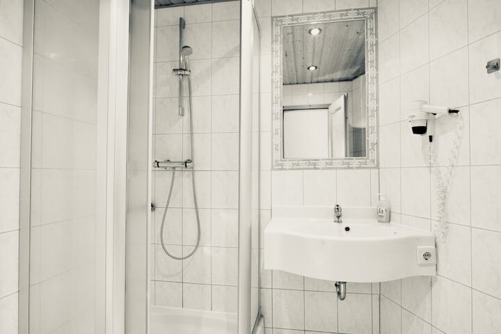 Room 28 of 50