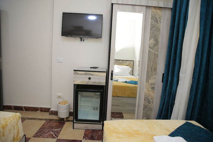 Room 13 of 99