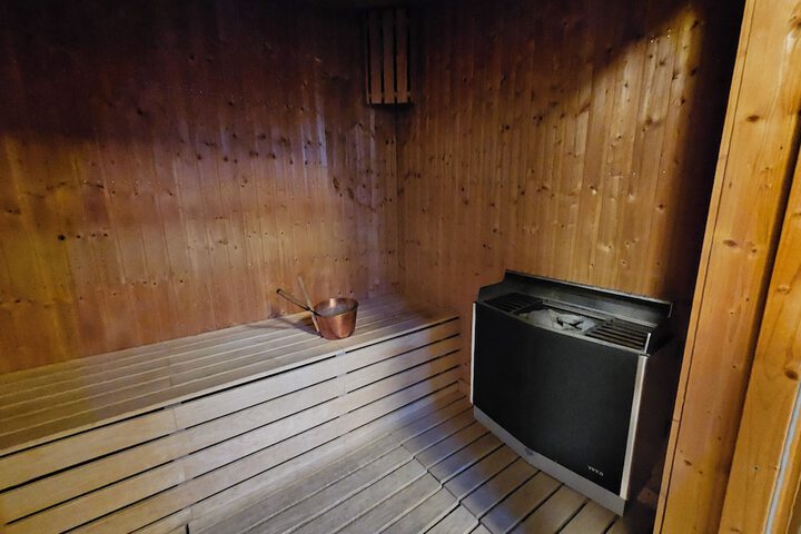Room 12 of 20
