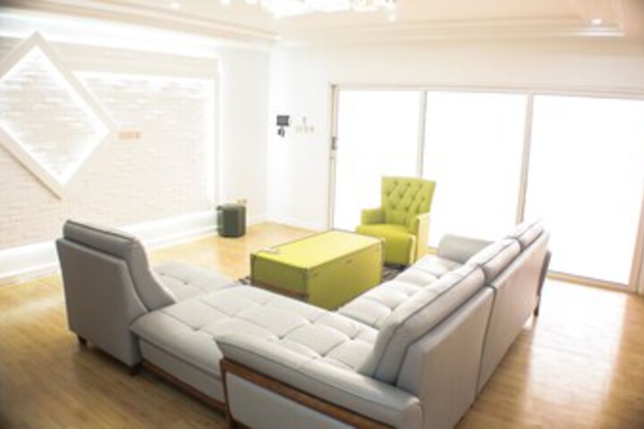Room 21 of 27