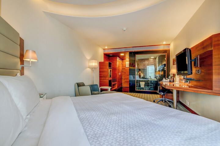 Room 18 of 59