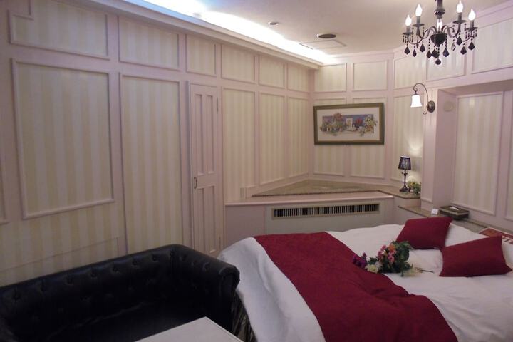 Room 5 of 34