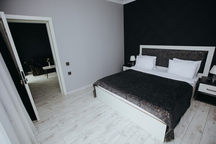 Room 2 of 13