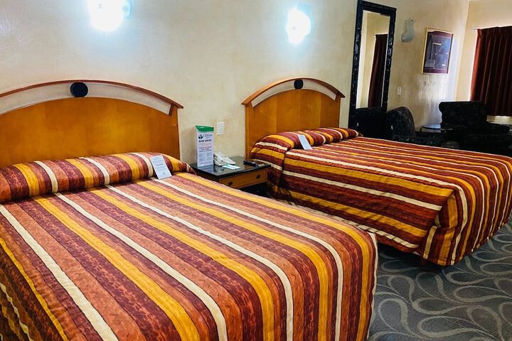 Room 8 of 27