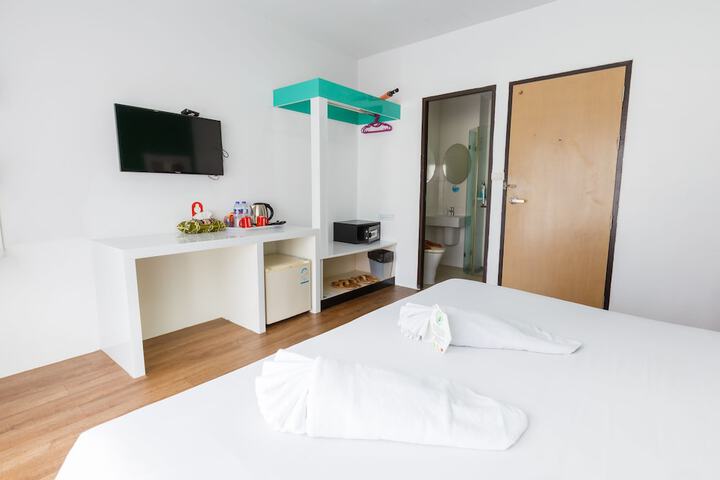 Room 15 of 32