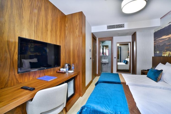 Room 12 of 36